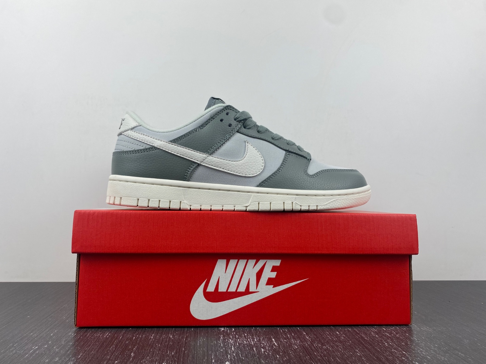 nike dunk low “mica green” dv7212-300