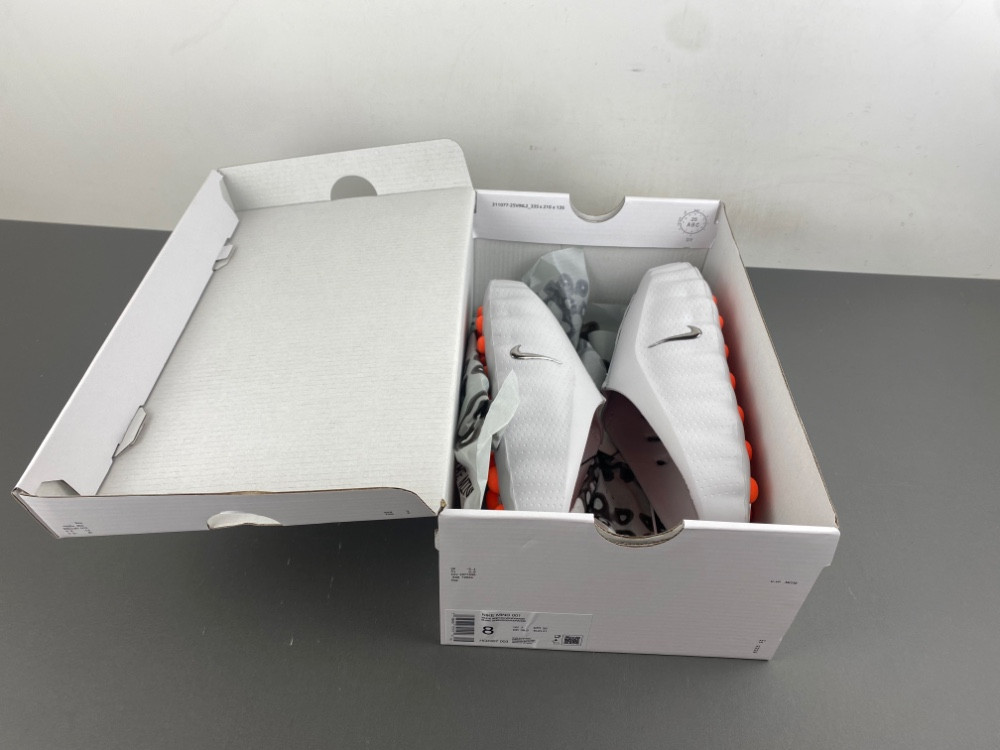 Nike Mind 001 