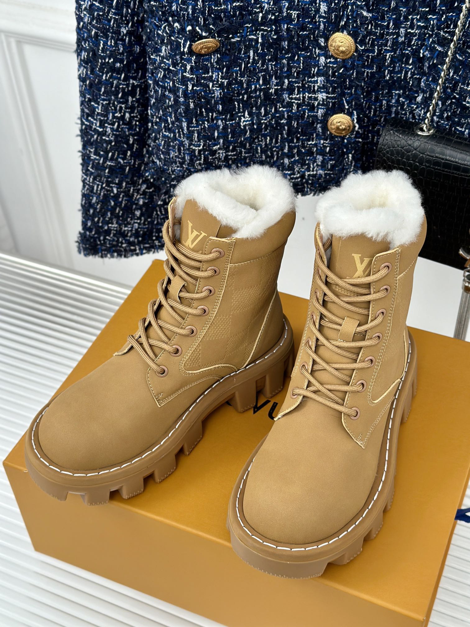LVT BOOTS