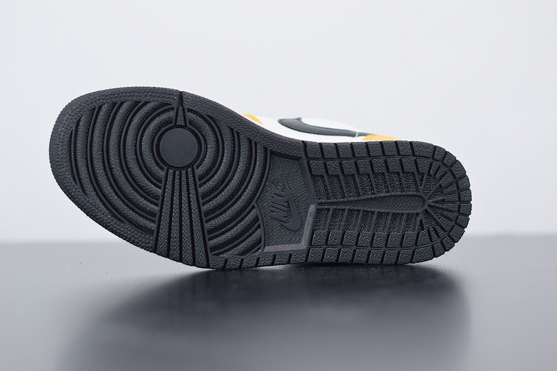 air jordan 1 low “laser orange” cz4776-107