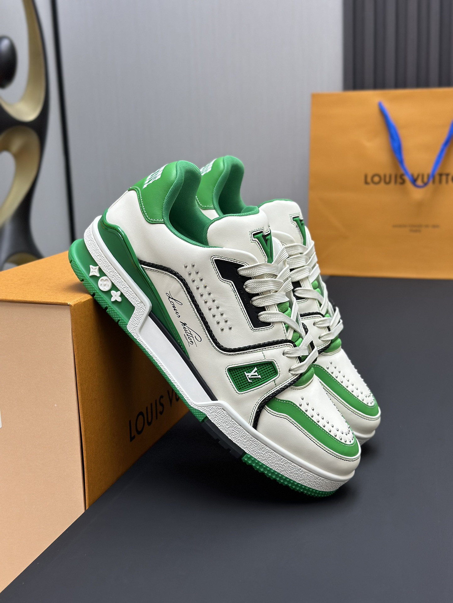 LVT SNEAKERS