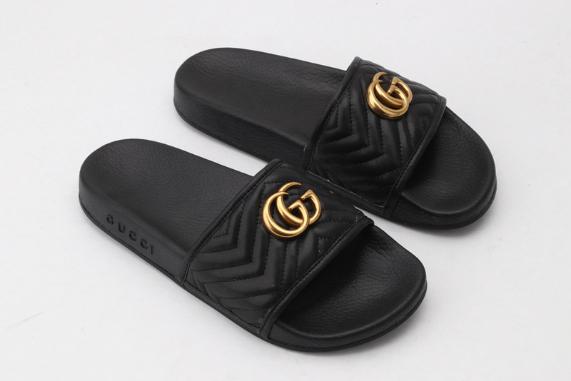 g*u*i sandals