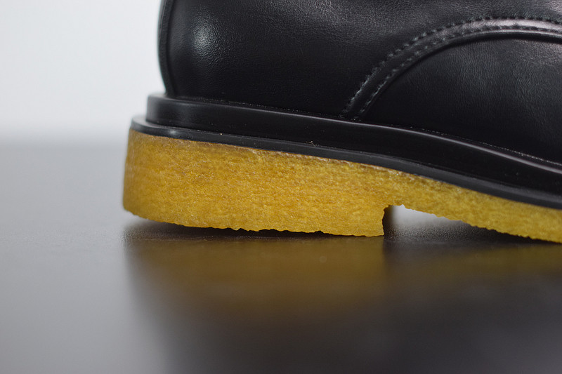 Bo*te*ga ve*ne*ta sneaker