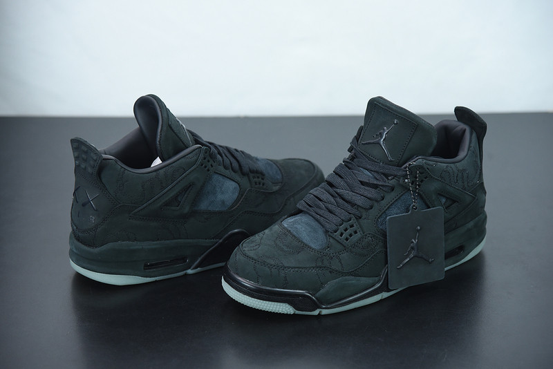 air jordan 4 retro kaws "kaws" 930155-001