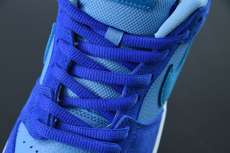 nike sb dunk low “blue raspberry” dm0807-400