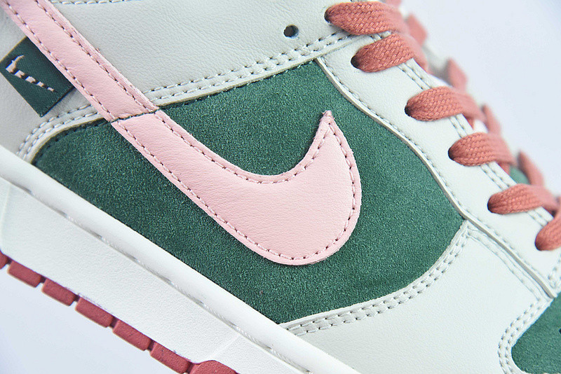 nike dunk low se all petals united fir green fn8923-061