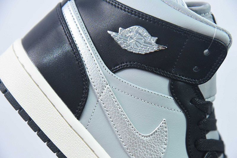 air jordan 1 mid “black Ch*0me” fb9892-002