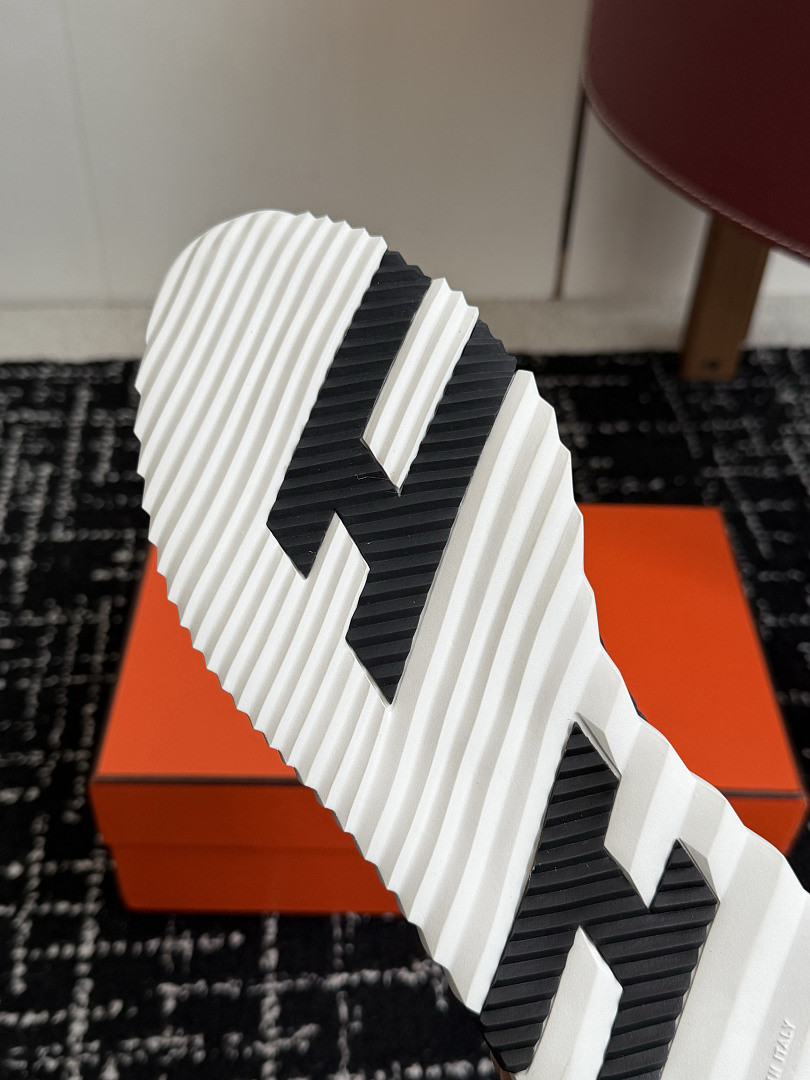H**me5 Sneaker