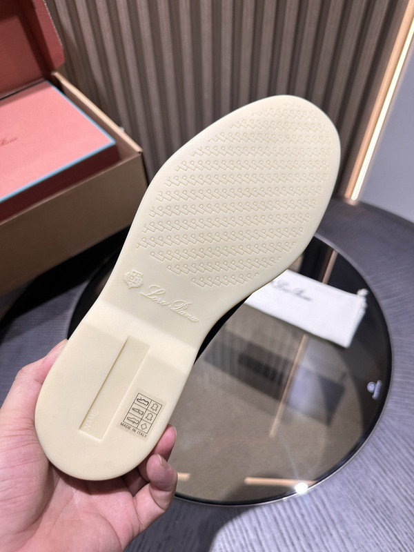 L0r0 P1ana sneaker