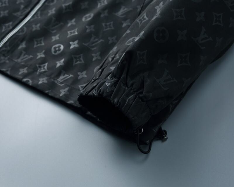 L0uis Vuitt0n
