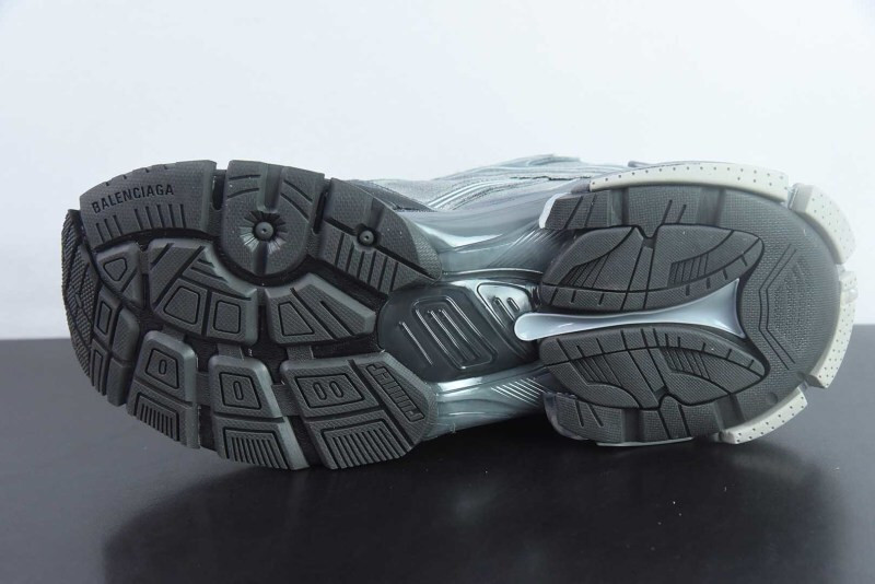 Ba1en*iaga Runner Sneaker