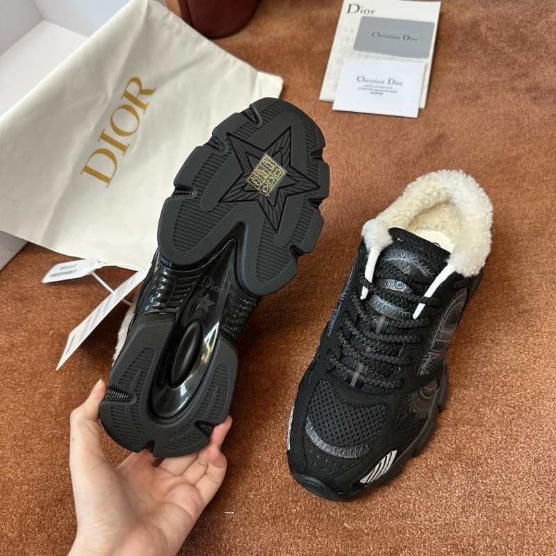DIO* SNEAKER