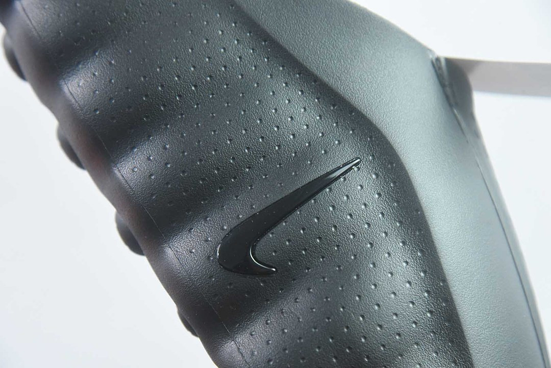 Nike Mind 001 