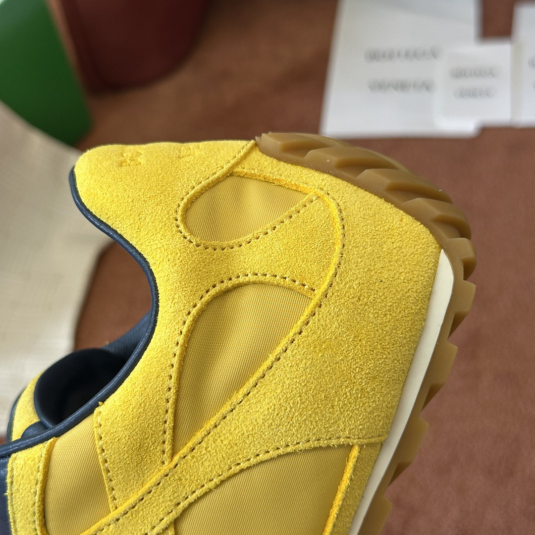 B0tt*ga Ven*ta Sneaker