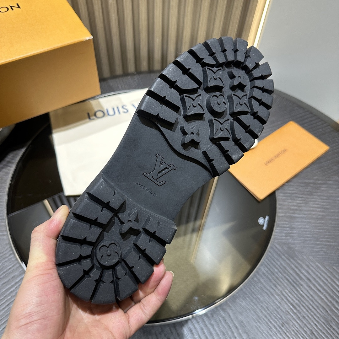 LVT BOOTS