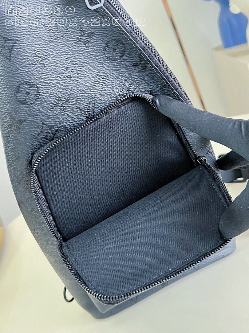 LVT PURSE