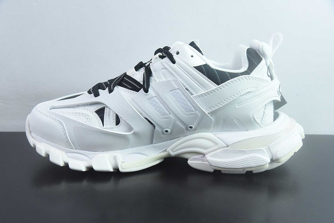 BC TRACK SNEAKER