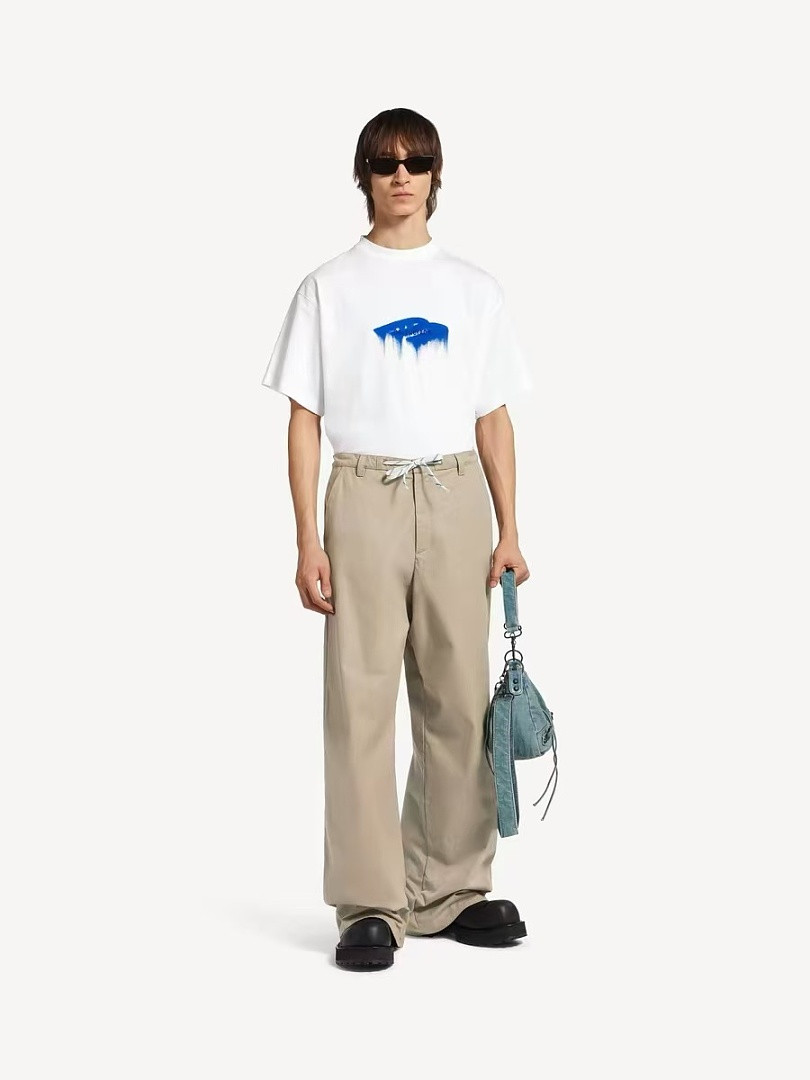 Ba1en*iaga Clothes