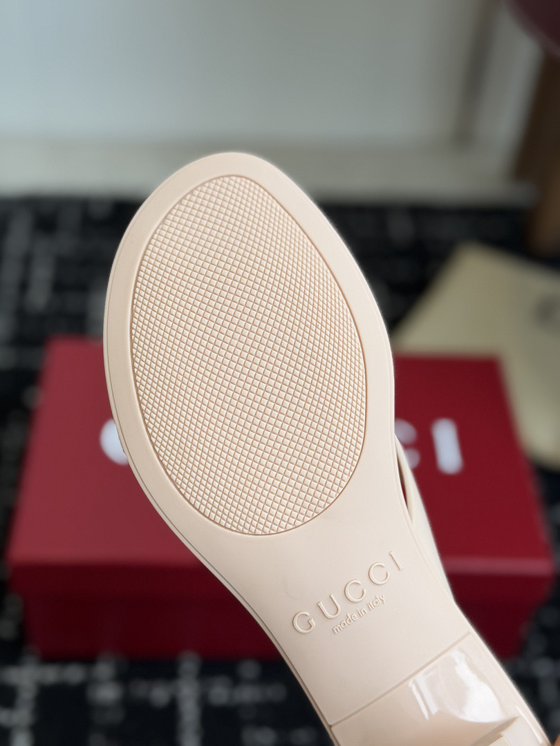 Gvc*1 SANDALS