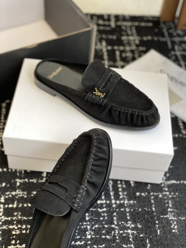 SAINT LAURENT Sneaker