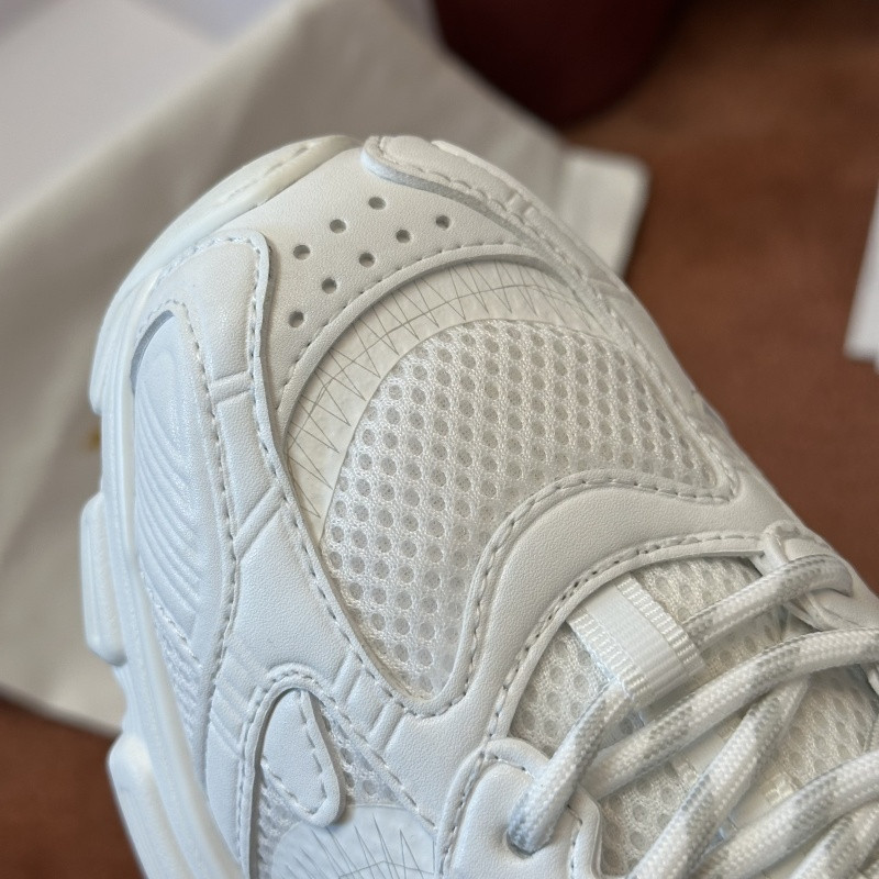 DIO* SNEAKER