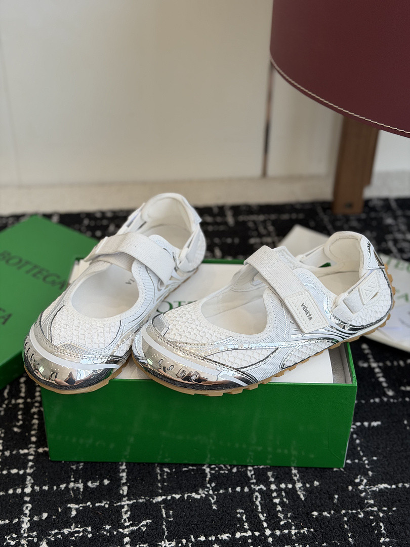 B0tt*ga Ven*ta Orbit Sneaker