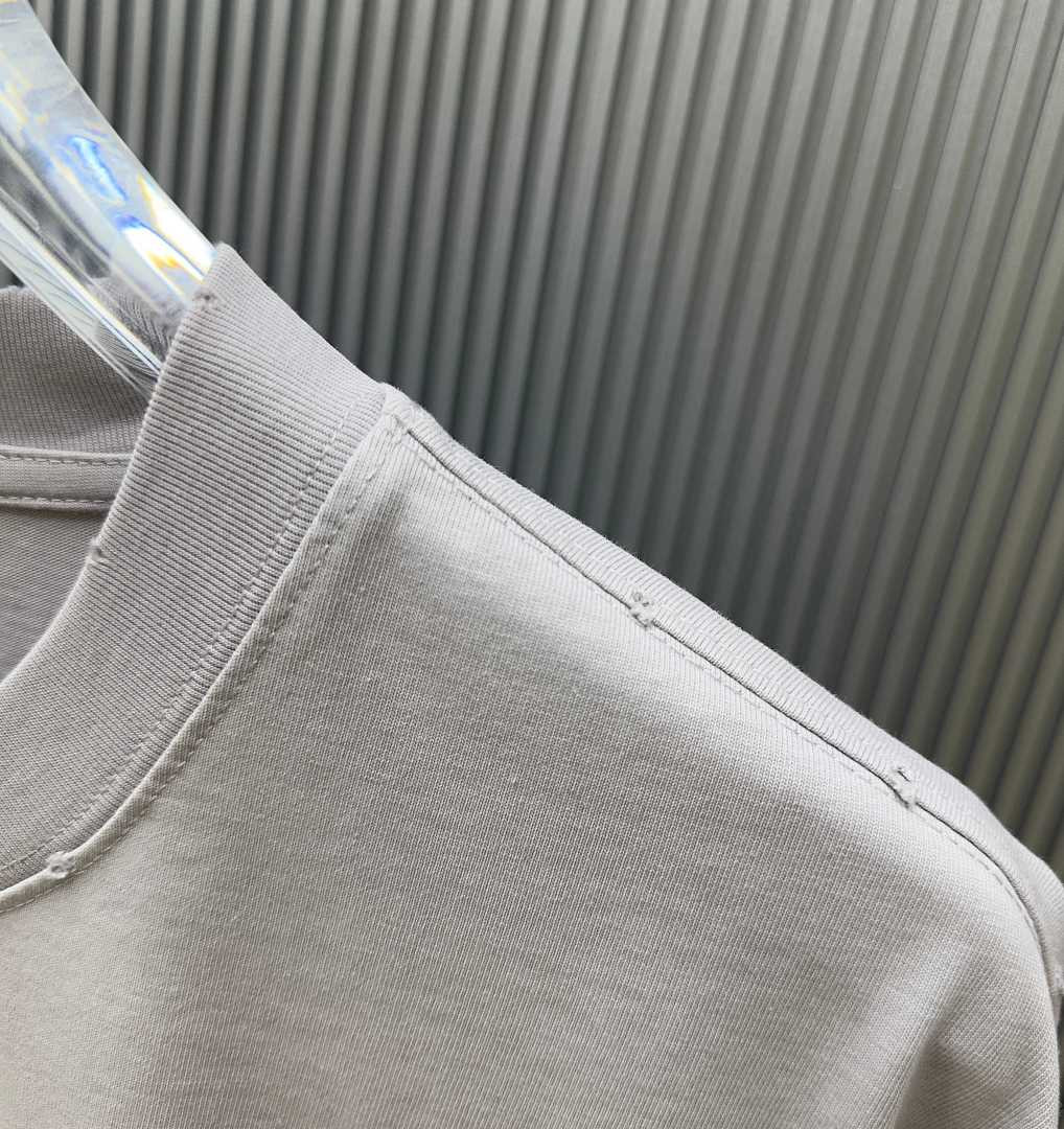 Ba1en*iaga Clothes