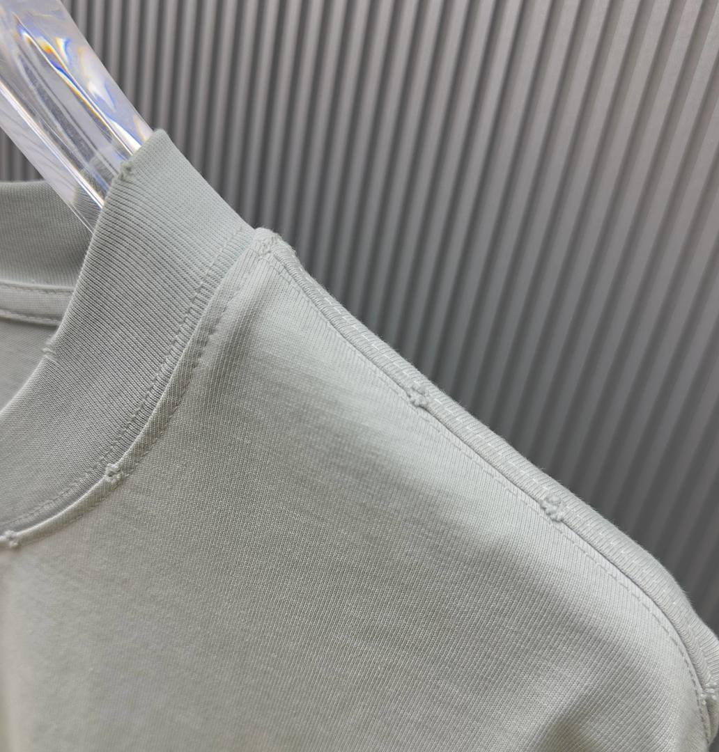 Ba1en*iaga Clothes