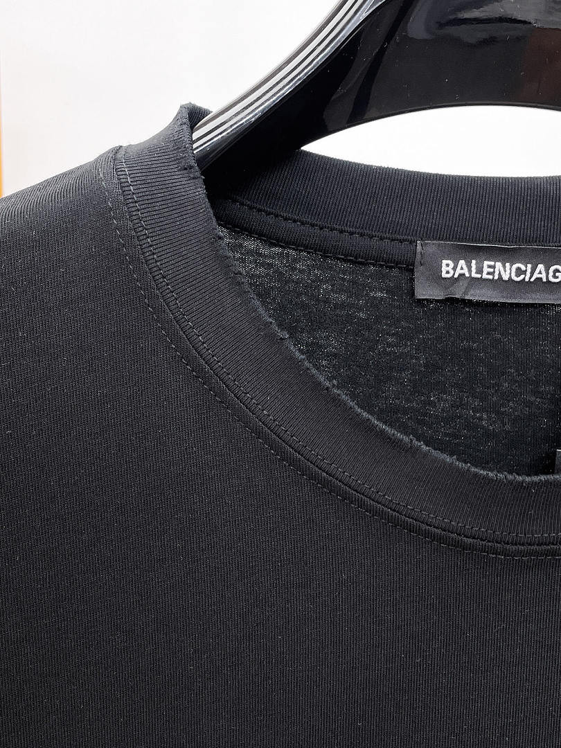 Ba1en*iaga Clothes