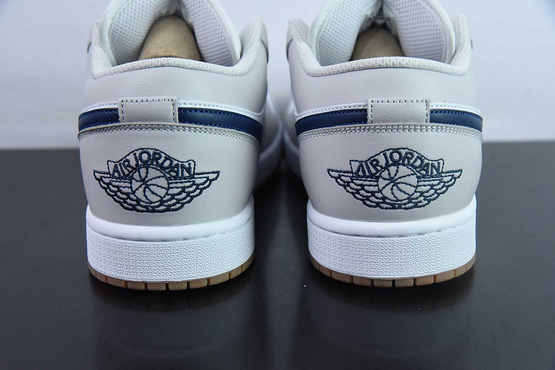 Air Jordan 1 Low 