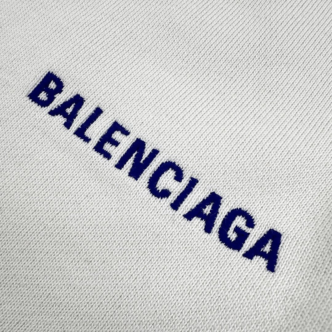 Ba1en*iaga Clothes