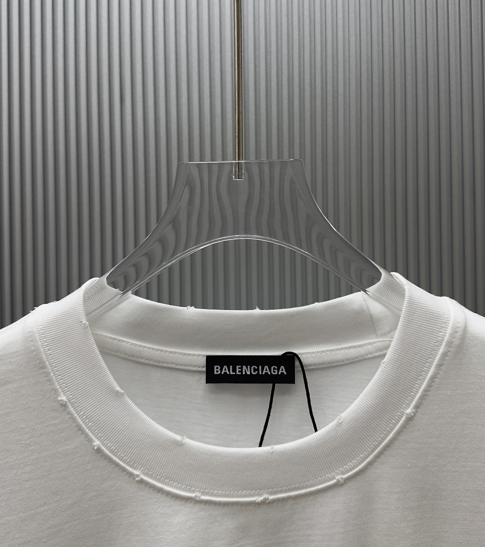 Ba1en*iaga Clothes