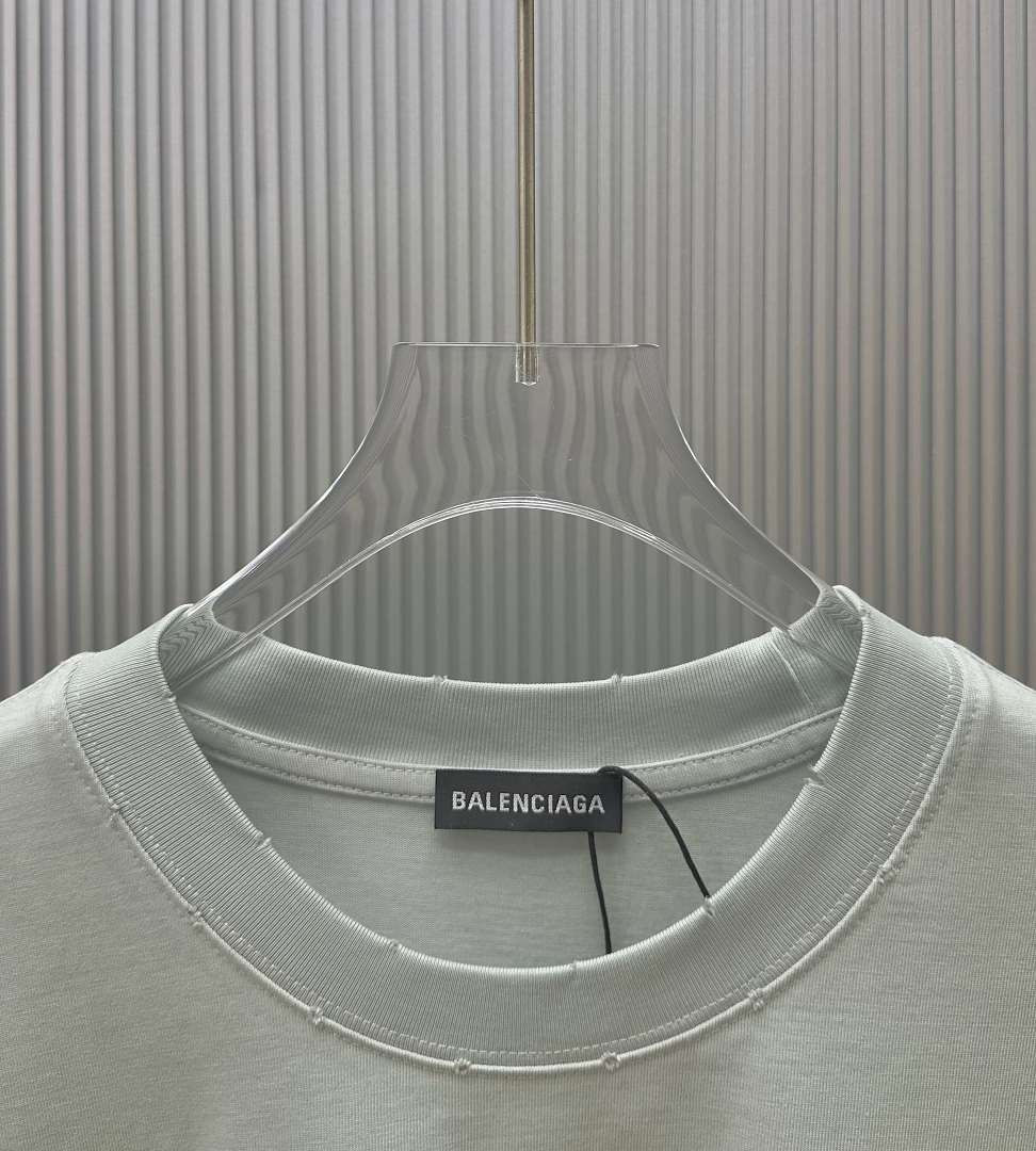 Ba1en*iaga Clothes