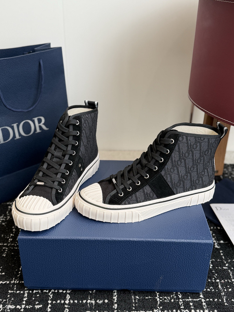 DIO* SNEAKER
