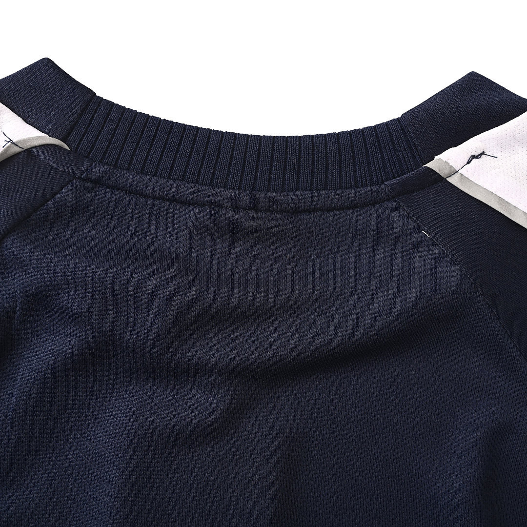Ba1en*iaga Clothes
