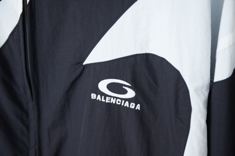 Ba1en*iaga Clothes
