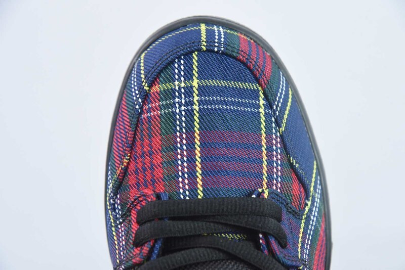 Nardwuar Nike SB Dunk Low II1493-600