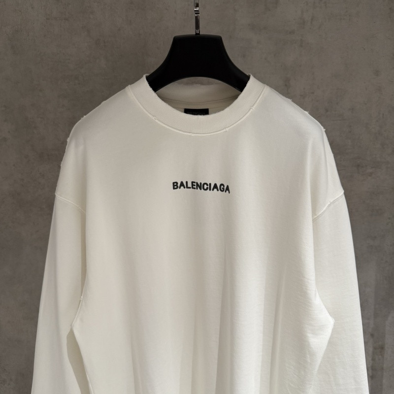 Ba1en*iaga Clothes