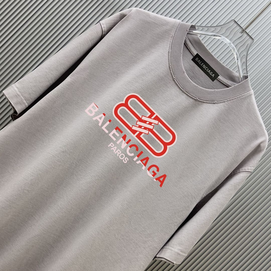 Ba1en*iaga Clothes