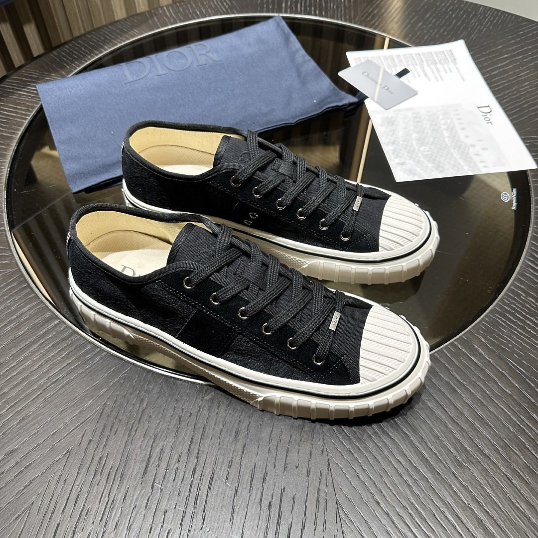 DIO* SNEAKER