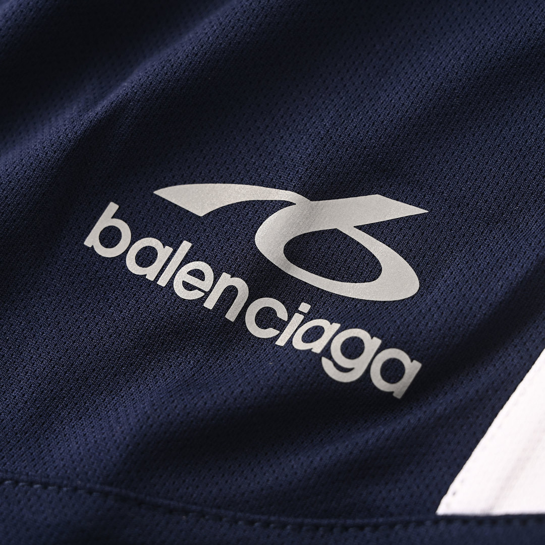 Ba1en*iaga Clothes