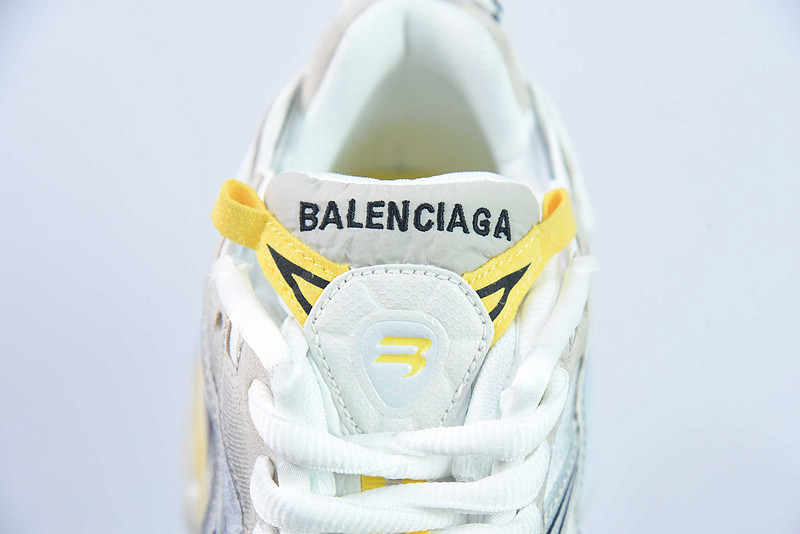 Ba*len*cia*ga runner sneaker dirty