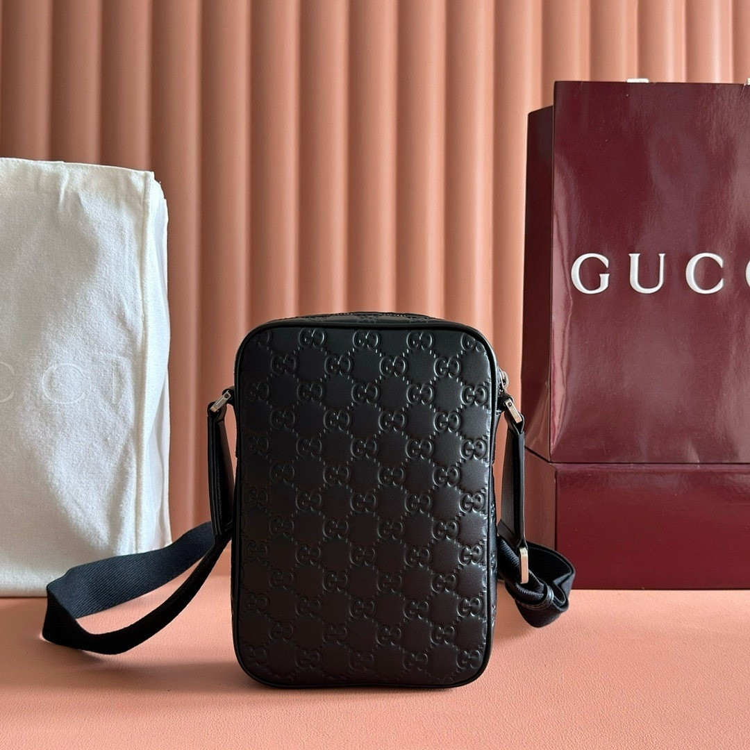 Gvc*1 BAG