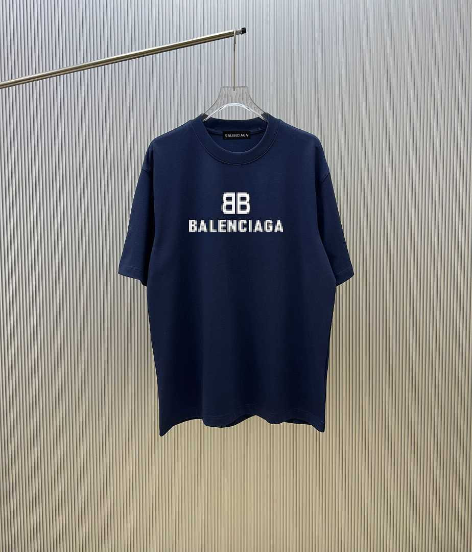 Ba1en*iaga Clothes