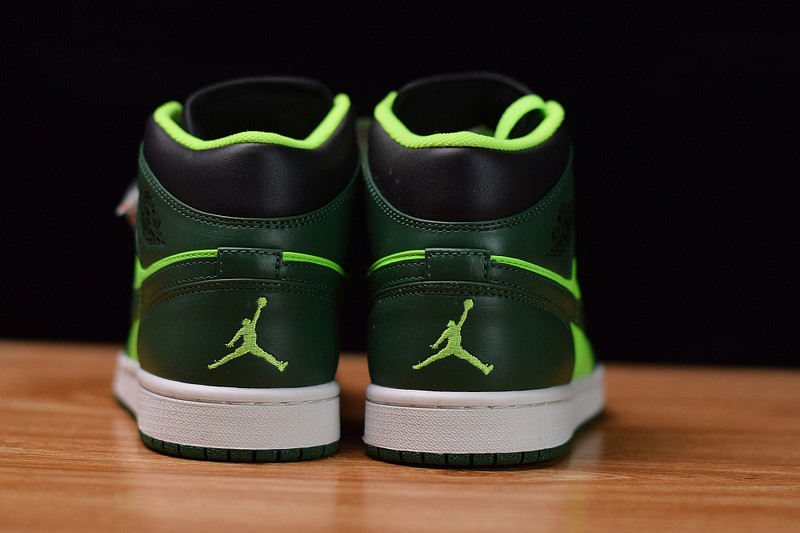air jordan 1 mid "hulk" 554724-330