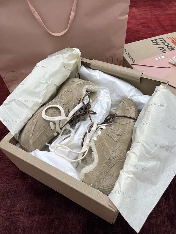 NEW BALANCE X MIUMIU SNEAKER