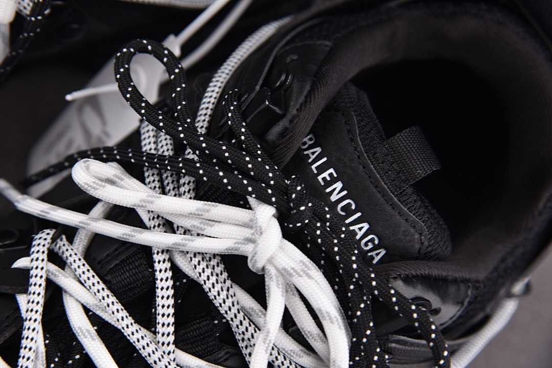 BC TRACK SNEAKER
