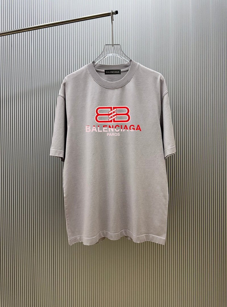 Ba1en*iaga Clothes