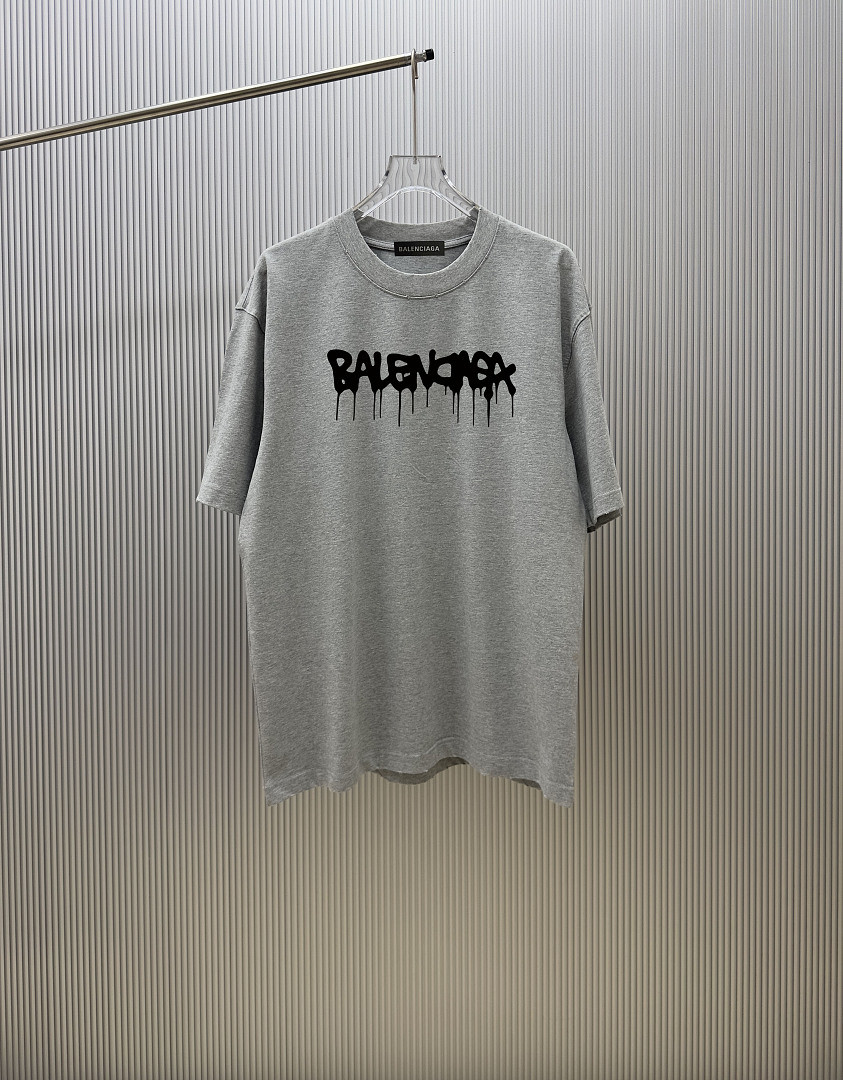 Ba1en*iaga Clothes