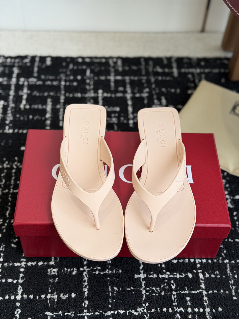 Gvc*1 SANDALS